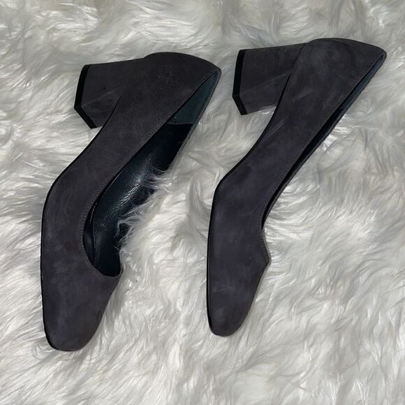 Stuart Weitzman Mary Square Toe Gray Suede Low Heel Pumps - Picture 5 of 7